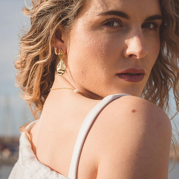 Reeves & Reeves Statement Drop Earrings