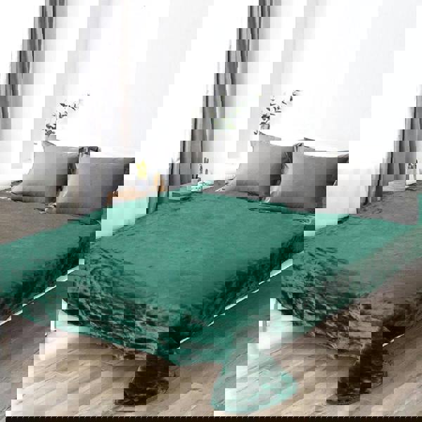 Smart Living Mink Throw - Forest Green