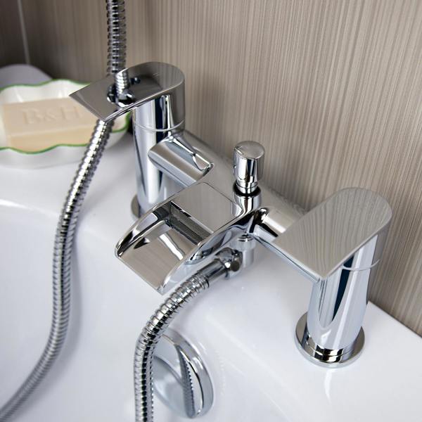 Flode Femund | Bath Shower Mixer | Including Handset and Holder | Chrome