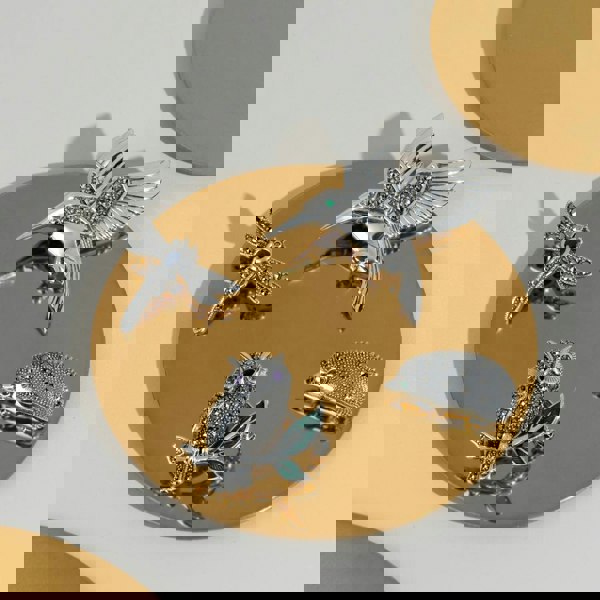 Gemondo Classic Round Marcasite & Emerald Hedgehog Brooch in 925 Sterling Silver