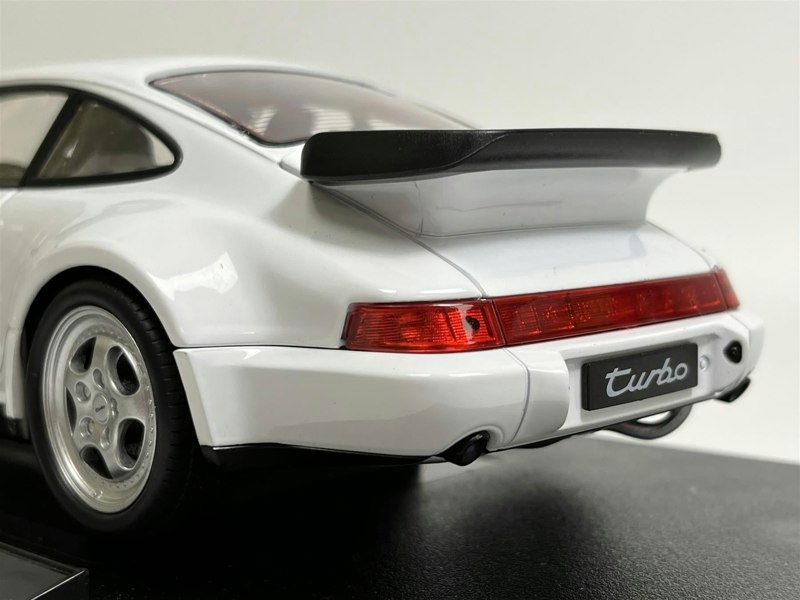 Welly 2009 Porsche 964 Turbo White 1:18 Scale Welly 18026w