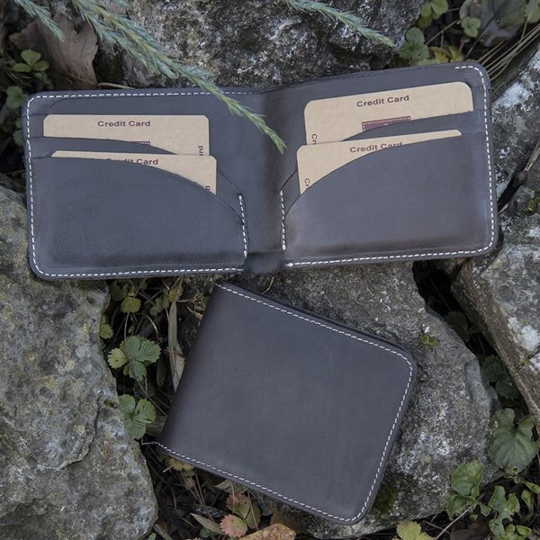 Wombat Men's Rugged Thick Brown Leather Wallet - 002