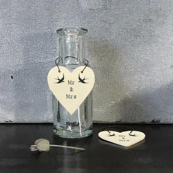 Mr & Mrs Hanging Heart – Rustic Wedding Gift