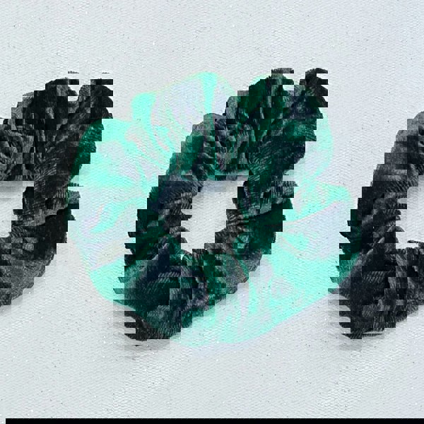 green velvet scrunchie, soft fabric hair tie, elegant hair accessory, vintage inspired velvet scrunchie, stylish green hair tie, comfortable elastic hair accessory, feminine hairpiece, colourful scrunchie for women
