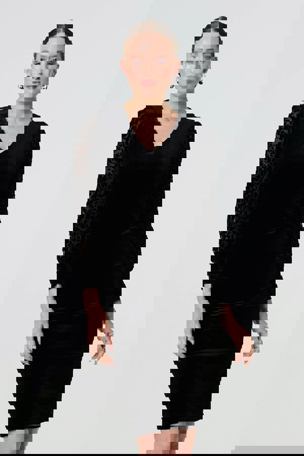 Black | Velvet Long Sleeve Shift Dress