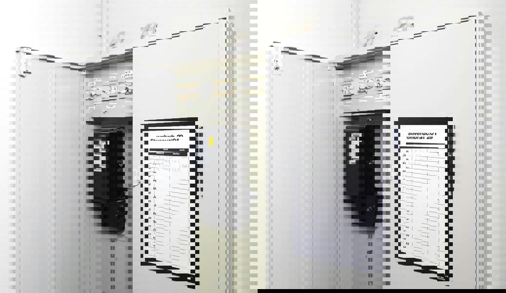 Durable DURAFRAME NOTE Magnetic Document Frame for Metal | A4 Black