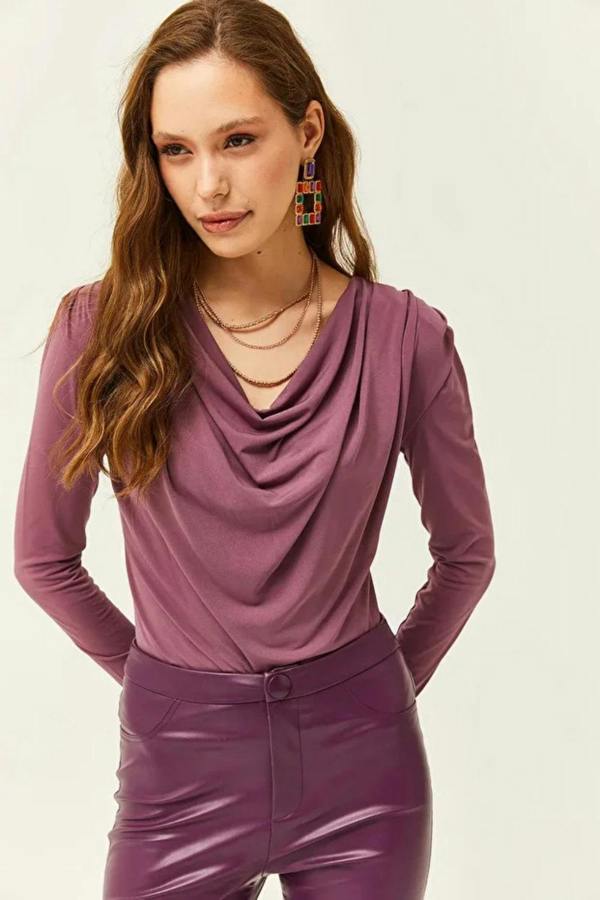 Hoxton Gal Padded-Pleated V-Neck Blouse