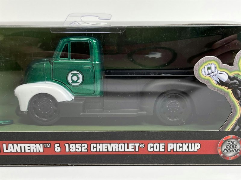 Jada Green Lantern and 1952 Chevrolet Coe Pickup 1:32 Scale 253253015 33093