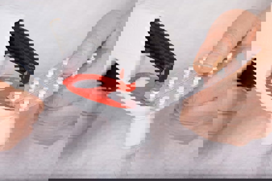 Pivotell Pill Popper & Blue Weekly Pill Organiser - aids for Those lacking Dexterity in Their Hands