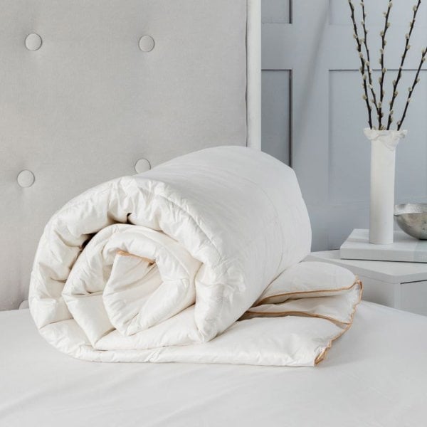Snug City Luxury Goose Feather And Down Duvet