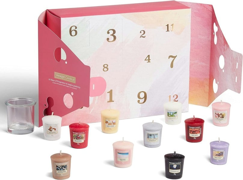 Yankee Candle Gift Set | 12 Scented Filled Votive Candles & Votive Holder