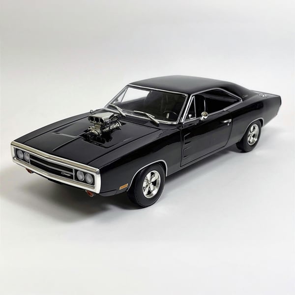 Greenlight 1970 Dodge Charger with Blown Engine Black 1:18 Greenlight Artisan Collection 19122