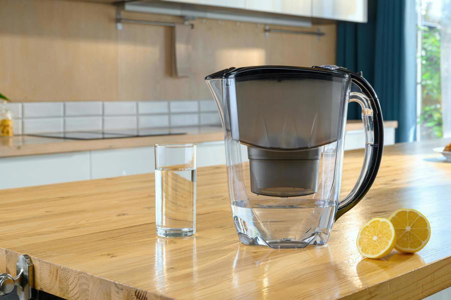 AQUAPHOR  Amethyst 2.8 Litre Water Filter Jug in Black with 3 x Maxfor+ filter
