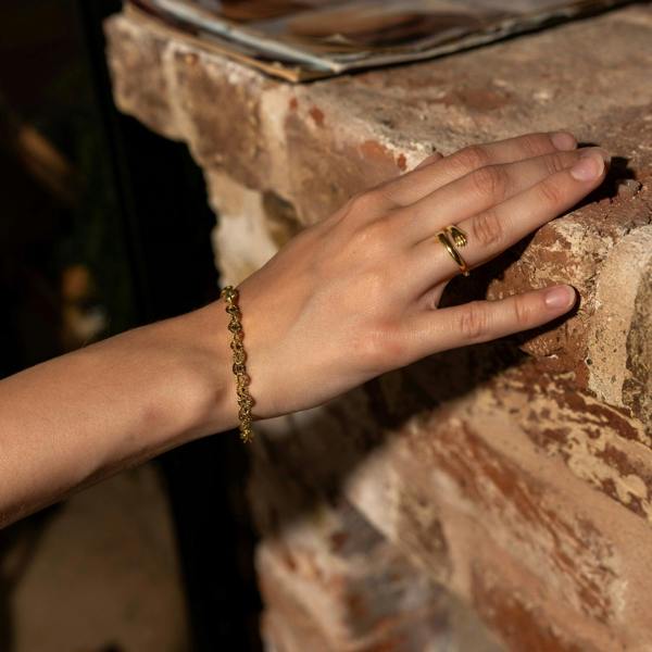 Spero London Floral Cut-Out Textured Link Chain Bracelet