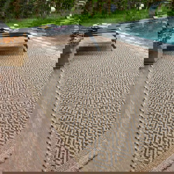 Nature Outdoor Rug Dark Grey jute-look designs and soft, non-shedding texture, moisture and UV protected.