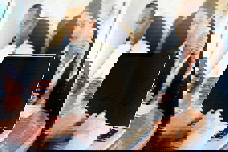 Durable Anti-glare Magnetic Privacy Filter with Blue Light Filter | 15.6"