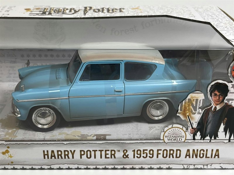 Jada Harry Potter Diecast Figure and 1959 Ford Anglia 1:24 Scale Jada 253185002