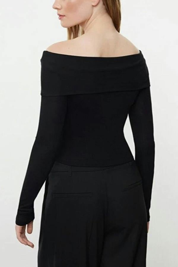 WOVCOR Carmen Collar Crop Knit Blouse
