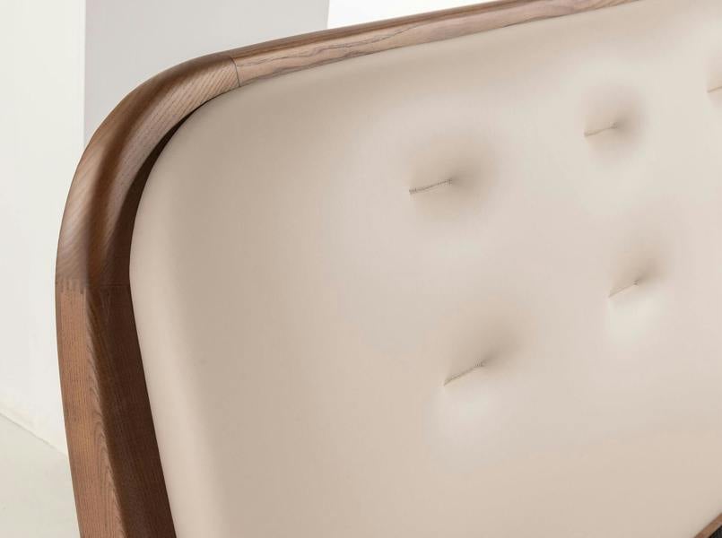 Angel Cerdá Bed in sand-coloured leatherette 7236