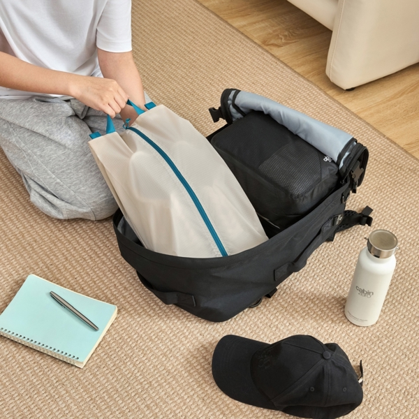 CabinZero Ultralight Shoe Bag M, Fits Shoes up to UK 8.5, Ultra Lightweight and Water Resistant Coating