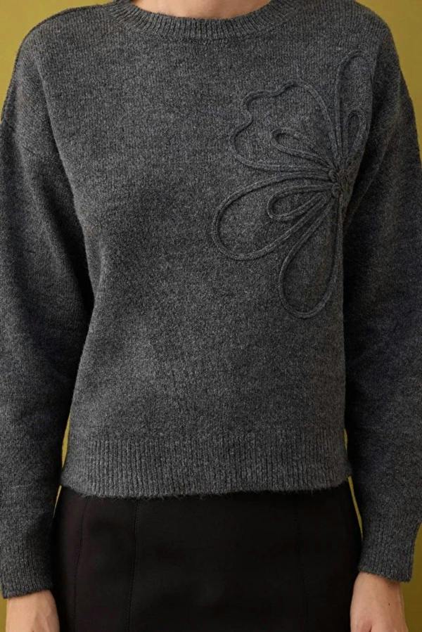WOVCOR Soft-Textured Floral Patterned Knit Sweater