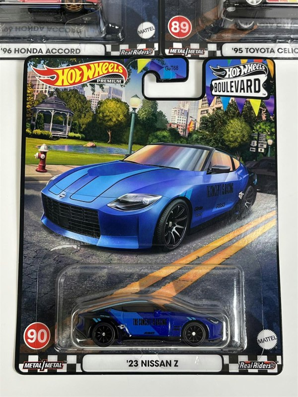 Hot Wheels Boulevard 5 Car Set Hot Wheels 1:64 Scale Real Riders GJT68 979T