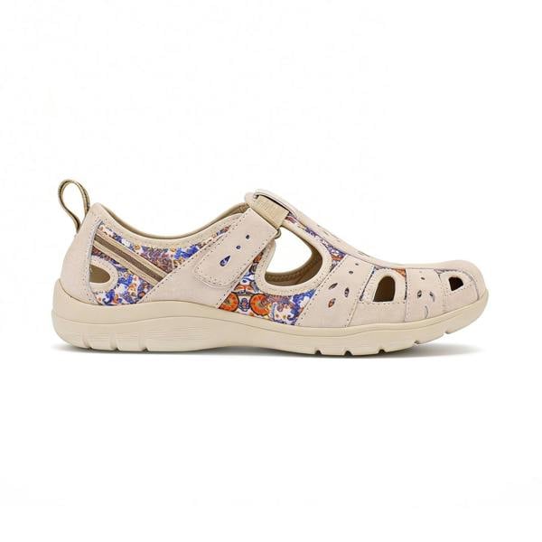 Free Spirit CLEVELAND Casual Shoes in Beige