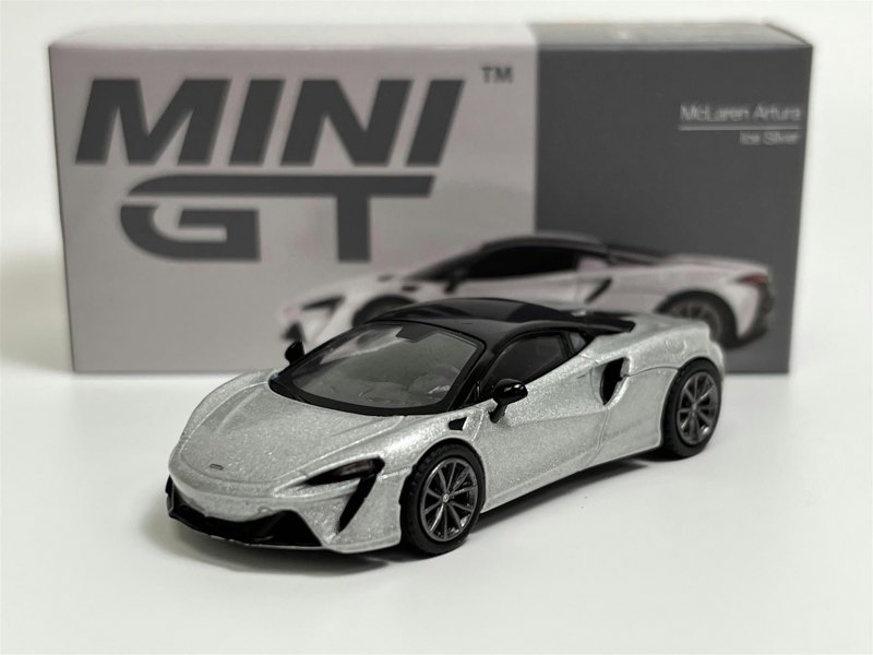 Mini GT McLaren Artura Ice Silver LHD 1:64 Scale Mini GT MGT00582L