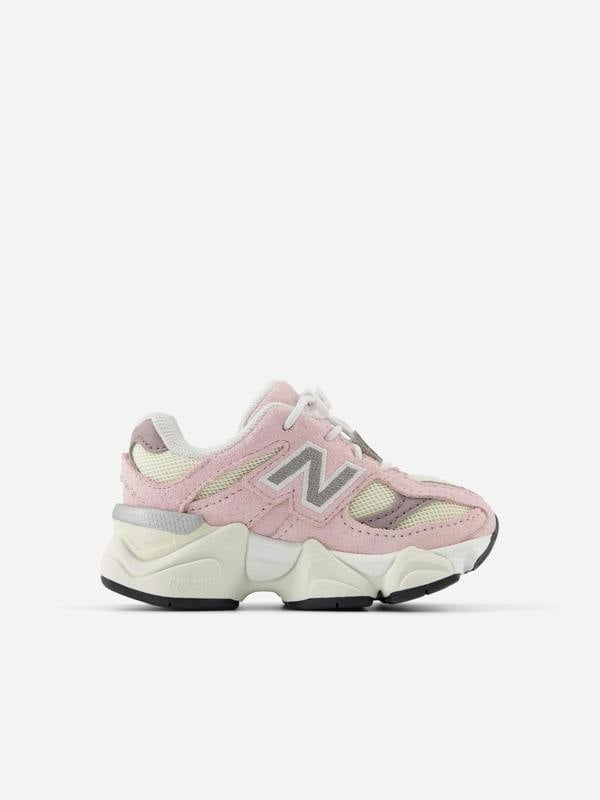 New Balance Girls 9060 Trainers in Pink