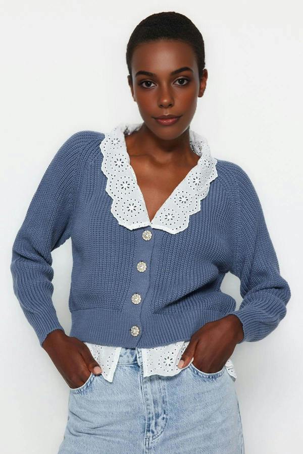 WOVCOR Crop V-Neck Knit Cardigan with Shirt Garnish Detail