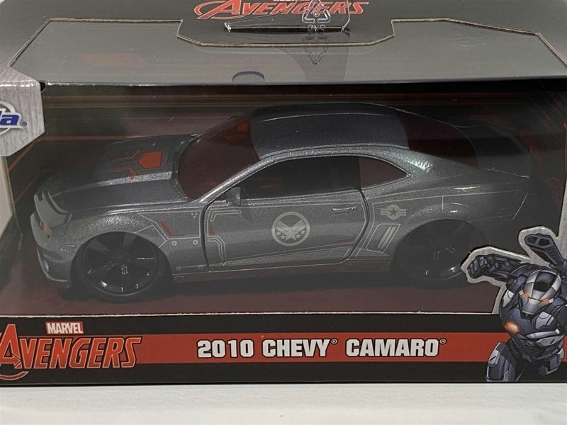 war machine avengers 2010 chevy camaro 1:32 scale jada 31844