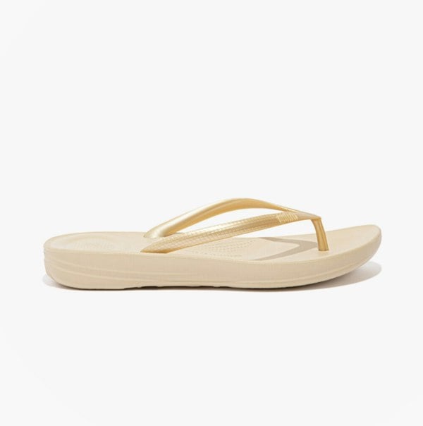 FitFlop IQUSHION Womens Flip Flops Gold