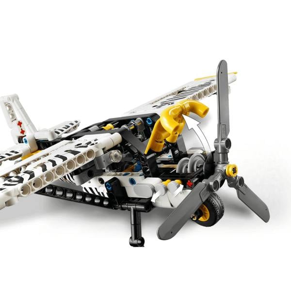 LEGO LEGO LEGO Technic Bush Plane (42198)