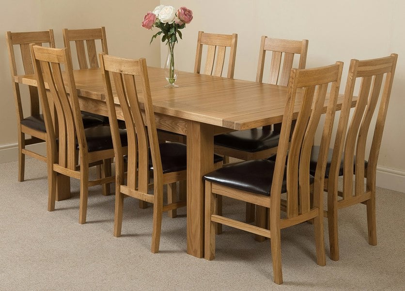 That's Furniture Seattle Oak Extending Dining Table with Princeton Oak Chairs