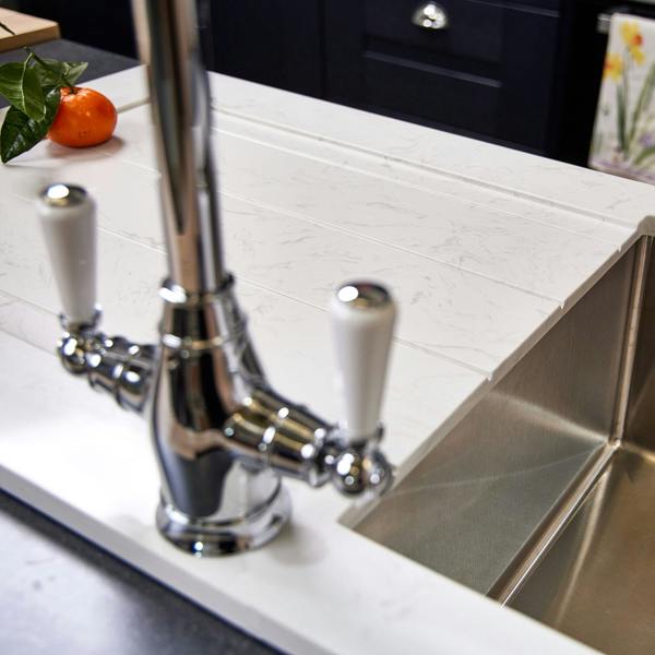 Flode Storsjon | Counter Top Carrera Marble Shroud with 44 x 44 x 20cm Brushed Steel 1 Bowl Sink