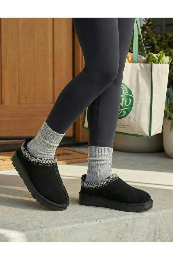 Ravina Chunky Slip On Suede Slippers With Stitch Detail - Black