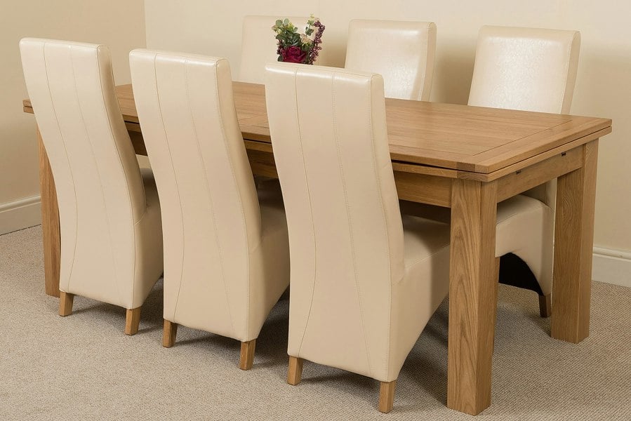 That's Furniture Richmond Large Oak Extending Dining Table with Lola Leather Chairs
