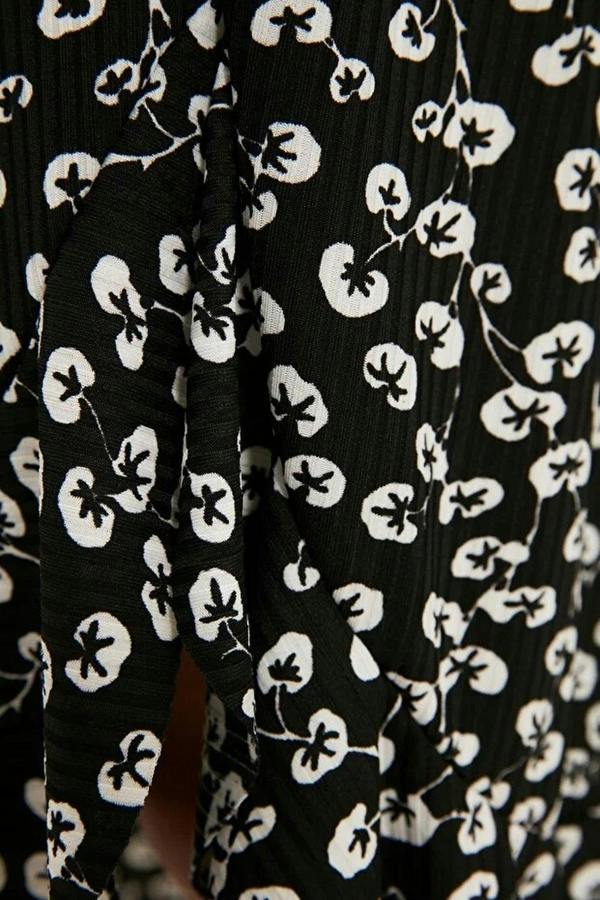 WOVCOR Printed High-Waisted Stretch Skirt with Gathering and Ruffles