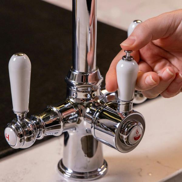 Flode korsa | Traditional Cruciform Style 3 in 1 Instant Boiling Tap | White Ceramic Levers | Polished Chrome Finish