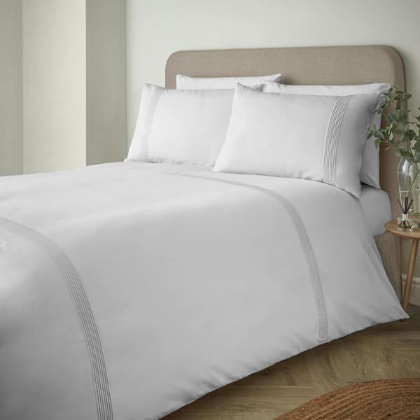 Catherine Lansfield Pintuck Easy Iron Percale Duvet Cover Set White