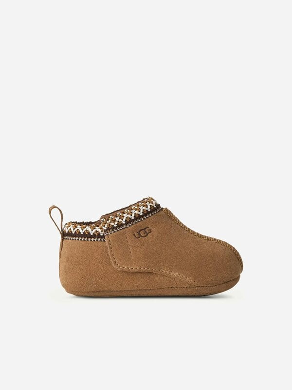 UGG Baby Tasman and Lovey Gift Set in Chestnut