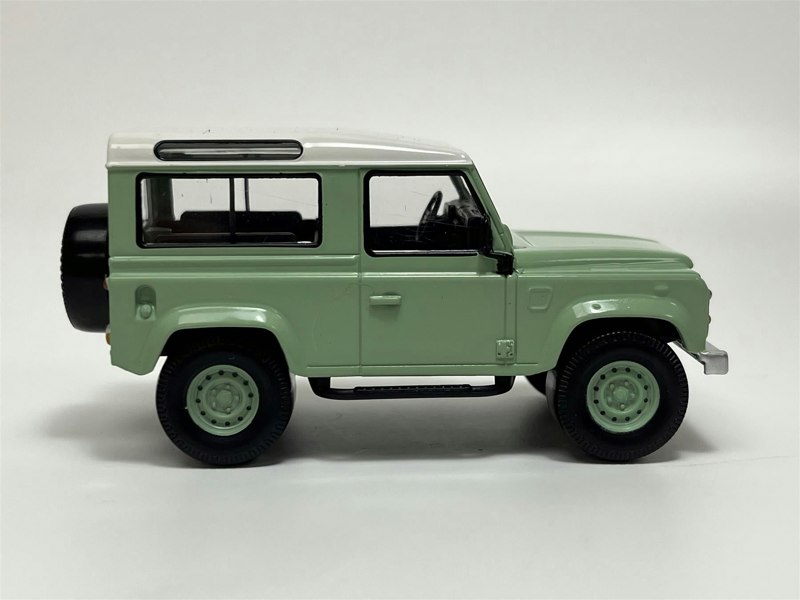 Norev Land Rover Defender 1995 Green 1:43 Scale Norev 845106