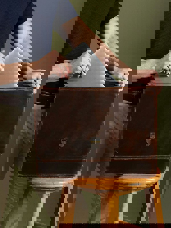 Yorke Leather Laptop Messenger Bag - DÖTCH CLUB