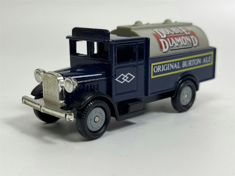 MCSlots The Village Collection Double Diamond Ale Cameo From Corgi VCC07D S6
