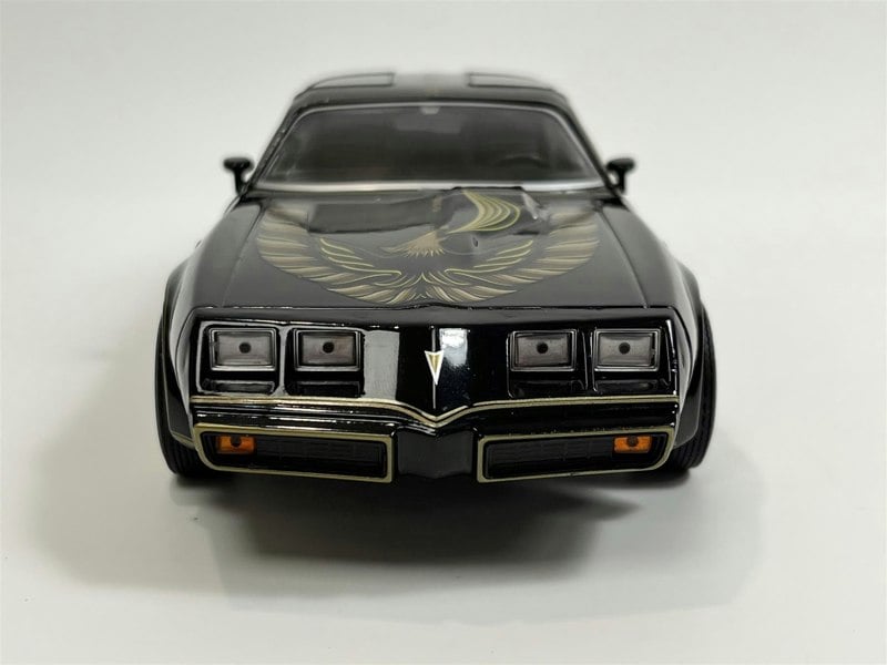 Greenlight Smokey and the Bandit II Theme 1980 Pontiac Firebird T/A 1:24 Greenlight 84037