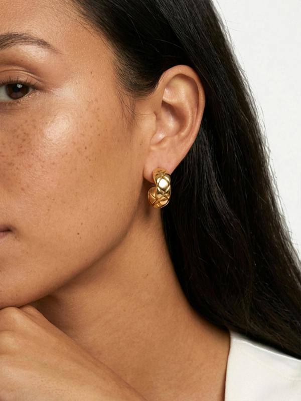 MUCHV Medium Quilted Hoop Earrings