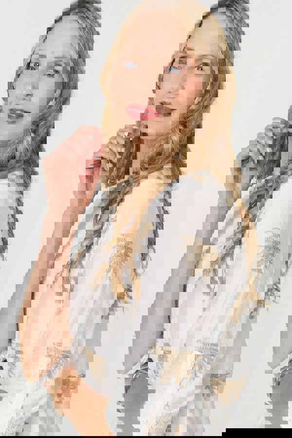 White | Embroidered Pleat 3/4 Sleeve Blouse
