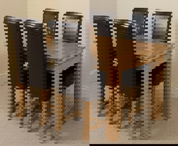 That's Furniture Richmond Medium Oak Extendable Dining Table with Washington Leather Chairs