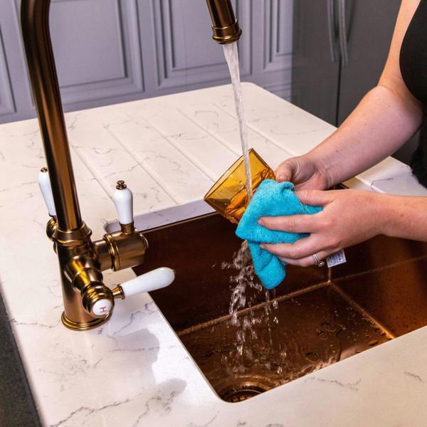 Flode korsa | Traditional Cruciform Style 3 in 1 Instant Boiling Tap | White Ceramic Levers | Brushed Copper Finish