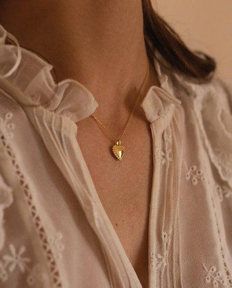 Dainty 18K Gold Heart Love Necklace - Necklaces - Elk & Bloom